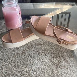 Women’s sandals